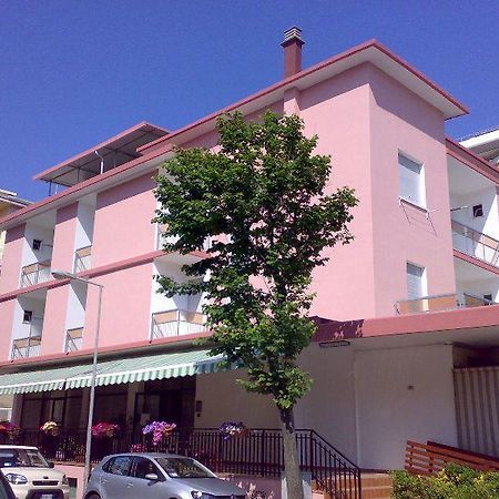 Hotel Piccari Nuova Gestione Rímini Exterior foto