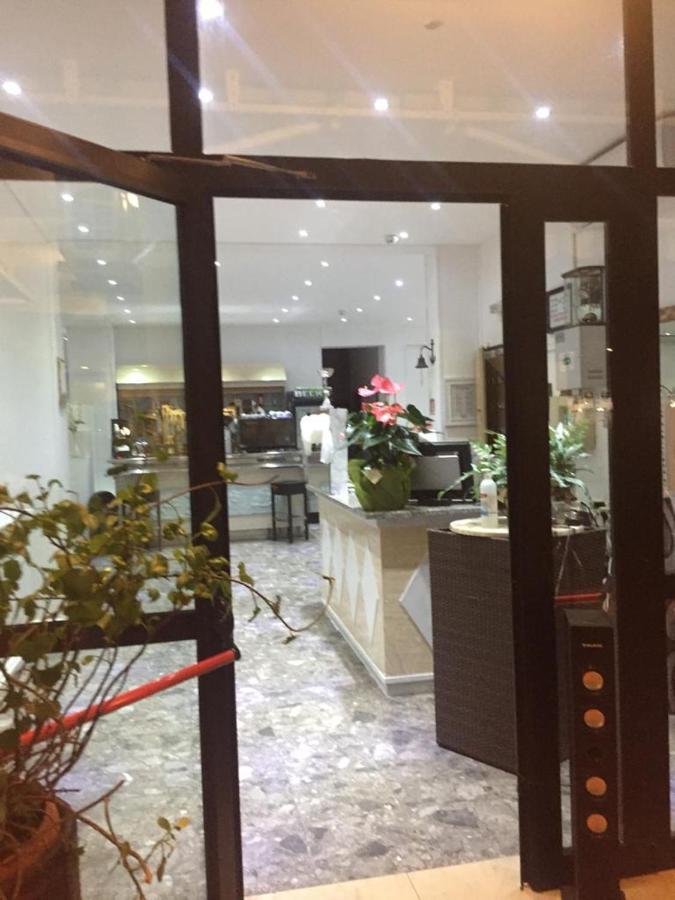 Hotel Piccari Nuova Gestione Rímini Exterior foto
