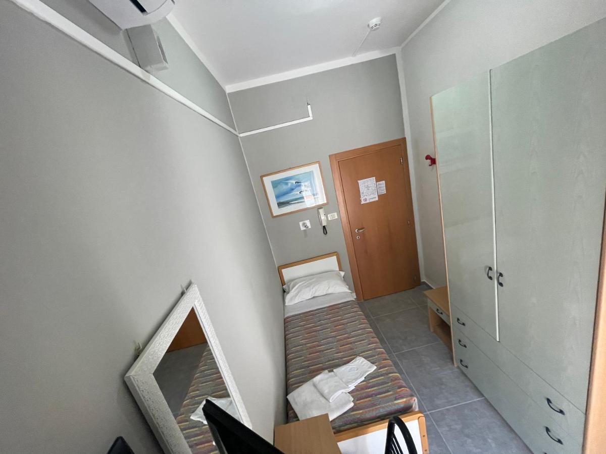 Hotel Piccari Nuova Gestione Rímini Exterior foto