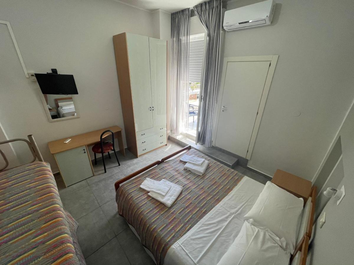 Hotel Piccari Nuova Gestione Rímini Exterior foto
