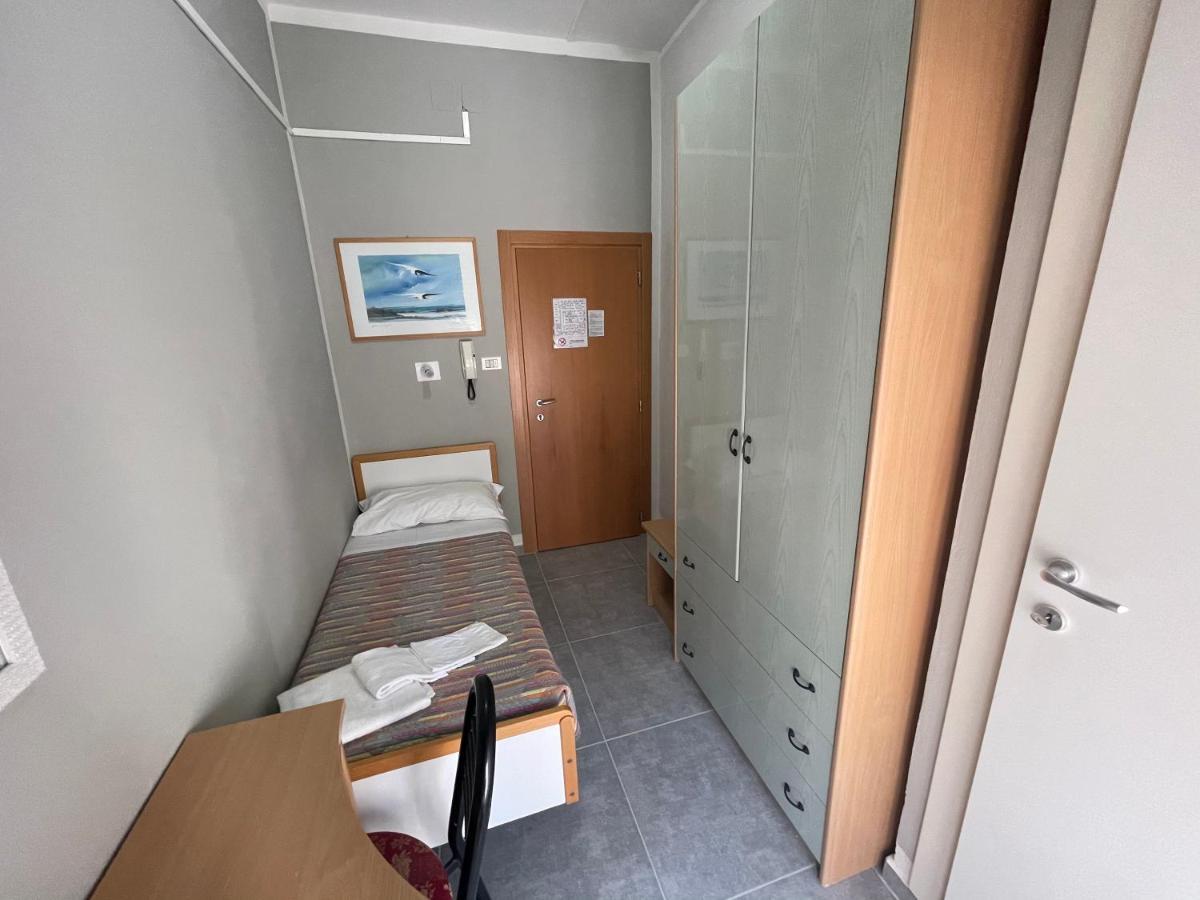 Hotel Piccari Nuova Gestione Rímini Exterior foto