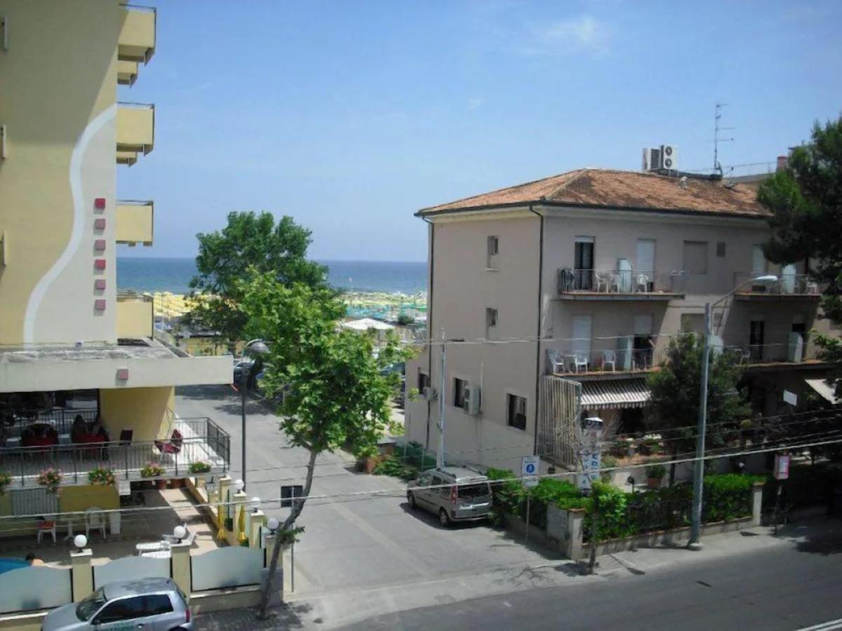 Hotel Piccari Nuova Gestione Rímini Exterior foto